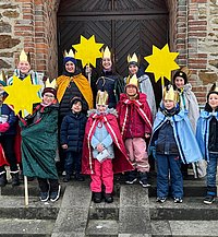 (von links) Hannah Weidenfeller, Marie Schlosser, Greta Tietz, Mia und Michael Kuchendorf, Emma Michels, Claire Gombert, Frieda Tietz, Emilia Keller, Thiemo Heming, Tom Bicking und Lennard Weis.