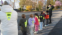Vorschulkinder der Kita St. Peter Montabaur üben sich in Verkehrssicherheit