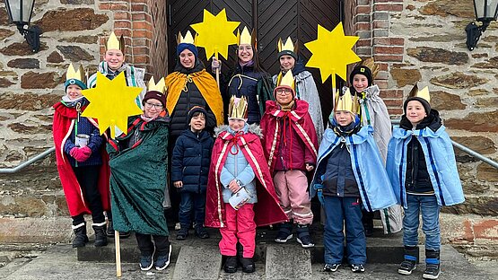 (von links) Hannah Weidenfeller, Marie Schlosser, Greta Tietz, Mia und Michael Kuchendorf, Emma Michels, Claire Gombert, Frieda Tietz, Emilia Keller, Thiemo Heming, Tom Bicking und Lennard Weis.